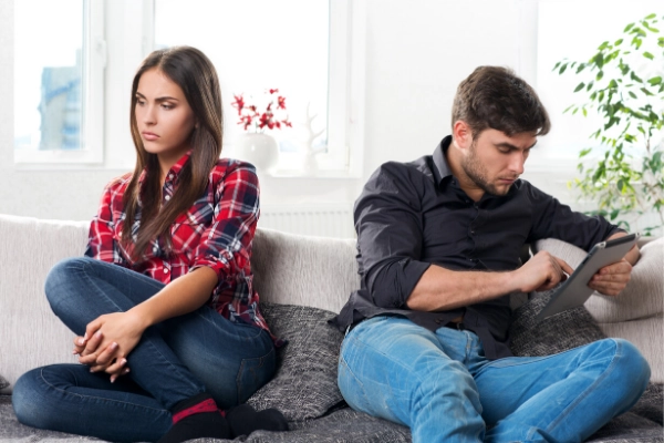 Signs He Is Sabotaging The Relationship What To Do